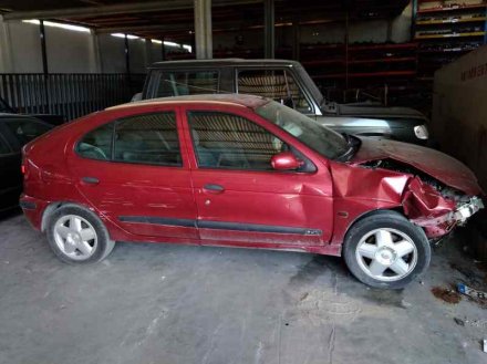 Vehiculo en el desguace: RENAULT MEGANE I CLASSIC (LA0) 1.9 D RN