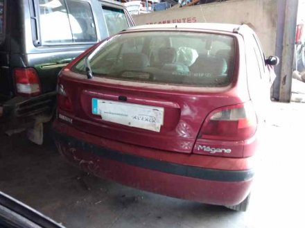 Vehiculo en el desguace: RENAULT MEGANE I CLASSIC (LA0) 1.9 D RN