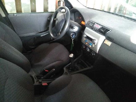 Vehiculo en el desguace: FIAT STILO (192) 1.9 JTD 115