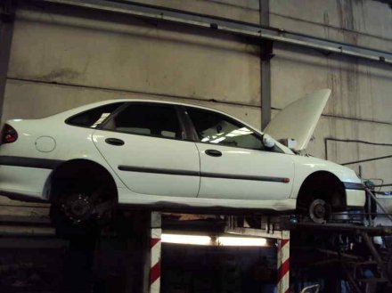 Vehiculo en el desguace: RENAULT LAGUNA (B56) 1.9 dCi RT