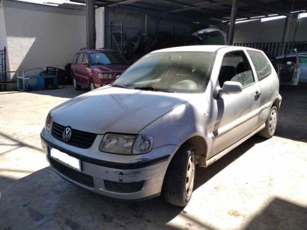 Vehiculo en el desguace: VOLKSWAGEN POLO BERLINA (6N2) Conceptline