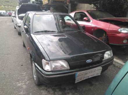 Vehiculo en el desguace: FORD FIESTA BERL./COURIER Surf