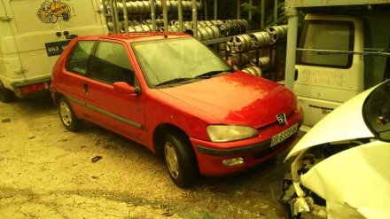 Vehiculo en el desguace: PEUGEOT 106 (S2) Long Beach