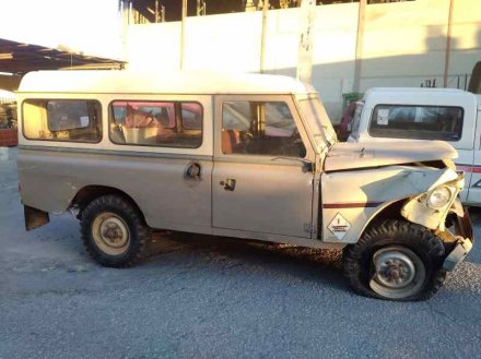 Vehiculo en el desguace: LAND ROVER SANTANA 109