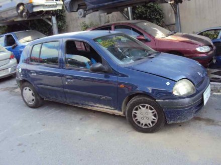 Vehiculo en el desguace: RENAULT CLIO II FASE I (B/CBO) 1.9 D