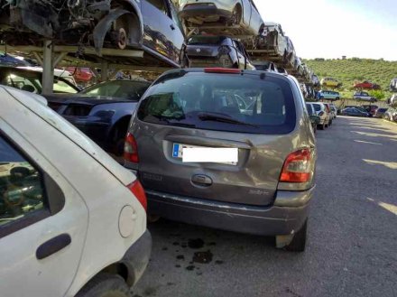 Vehiculo en el desguace: RENAULT SCENIC (JA..) 1.9 DCI Authentique