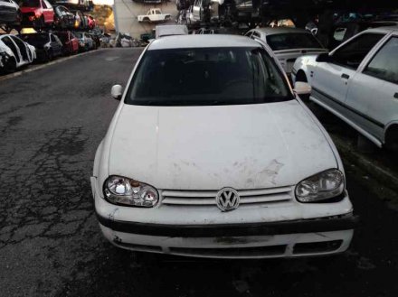 Vehiculo en el desguace: VOLKSWAGEN GOLF IV BERLINA (1J1) Básico