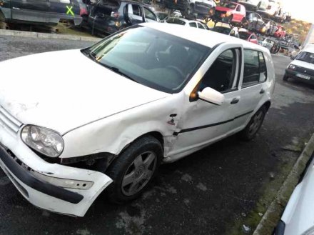 Vehiculo en el desguace: VOLKSWAGEN GOLF IV BERLINA (1J1) Básico