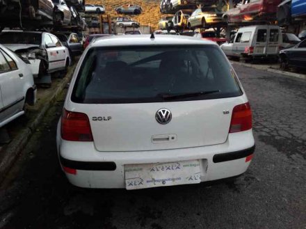 Vehiculo en el desguace: VOLKSWAGEN GOLF IV BERLINA (1J1) Básico