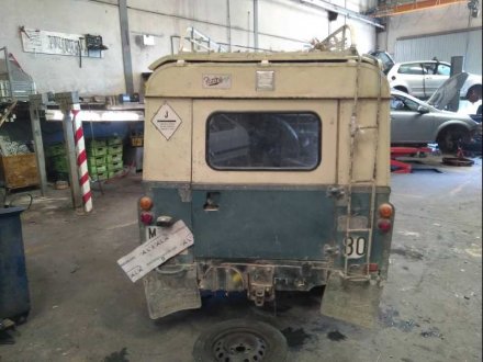 Vehiculo en el desguace: LAND ROVER SANTANA 109