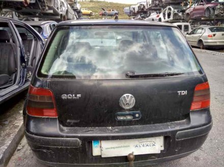 Vehiculo en el desguace: VOLKSWAGEN GOLF IV BERLINA (1J1) Básico