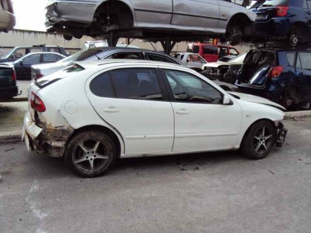 Vehiculo en el desguace: SEAT LEON (1M1) Stella