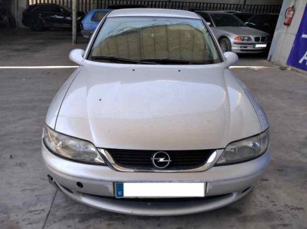 Vehiculo en el desguace: OPEL VECTRA B BERLINA Básico (1999->)