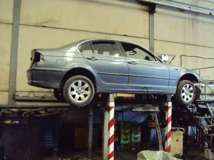 Vehiculo en el desguace: BMW SERIE 3 BERLINA (E46) 320i