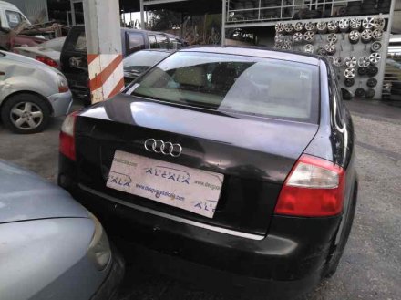 Vehiculo en el desguace: AUDI A4 BERLINA (8E) 2.5 TDI Quattro (132kW)