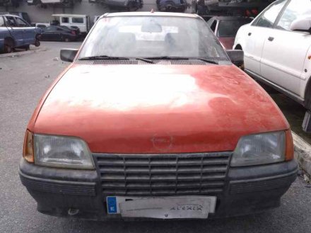 Vehiculo en el desguace: OPEL KADETT E GL Berlina