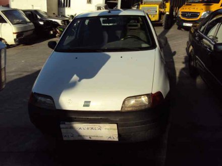 Vehiculo en el desguace: FIAT PUNTO BERL. (176) TD S / TD 70 S