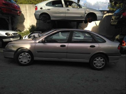 Vehiculo en el desguace: RENAULT LAGUNA (B56) 2.2 dT RXE