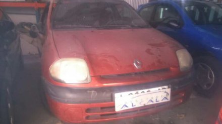 Vehiculo en el desguace: RENAULT CLIO II FASE I (B/CBO) 1.4 Alize