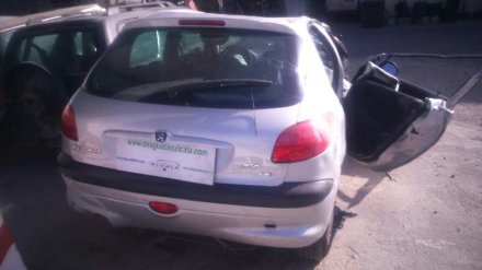 Vehiculo en el desguace: PEUGEOT 206 BERLINA E-Music