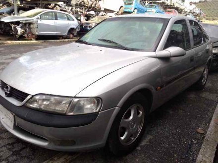 Vehiculo en el desguace: OPEL VECTRA B BERLINA Básico (1999->)