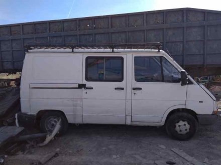 Vehiculo en el desguace: RENAULT TRAFIC (DESDE 5.89) T 900