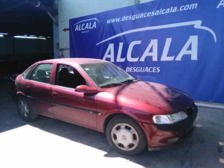 Vehiculo en el desguace: OPEL VECTRA B BERLINA Básico (1999->)