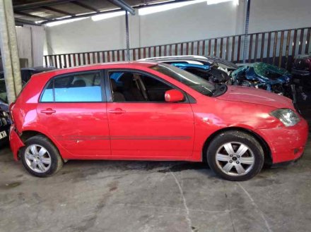 Vehiculo en el desguace: TOYOTA COROLLA (E12) 2.0 D-4D Luna Berlina