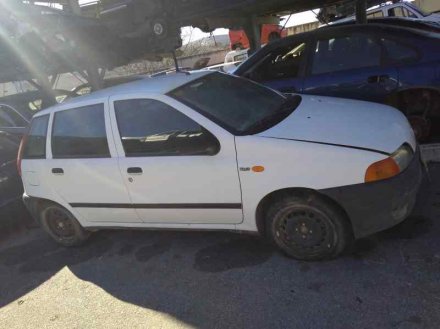 Vehiculo en el desguace: FIAT PUNTO BERLINA (176) TD 60 S