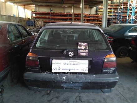 Vehiculo en el desguace: VOLKSWAGEN GOLF III BERLINA (1H1) GL