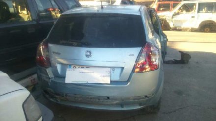 Vehiculo en el desguace: FIAT STILO (192) 1.9 JTD 115