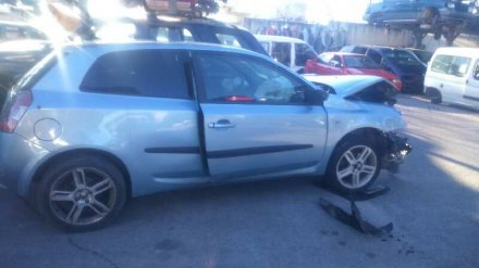 Vehiculo en el desguace: FIAT STILO (192) 1.9 JTD 115