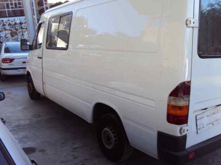 Vehiculo en el desguace: MERCEDES-BENZ SPRINTER (W901,W903) COMBI 208 D (901.3/902.371-372)