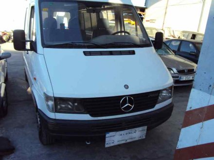 Vehiculo en el desguace: MERCEDES-BENZ SPRINTER (W901,W903) COMBI 208 D (901.3/902.371-372)