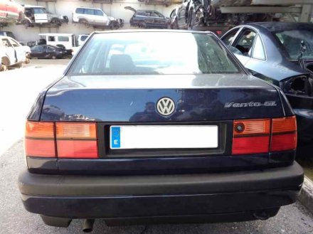 Vehiculo en el desguace: VOLKSWAGEN VENTO (1H2) GL