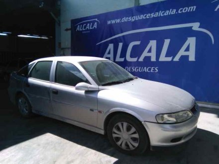 Vehiculo en el desguace: OPEL VECTRA B BERLINA Básico (1999->)