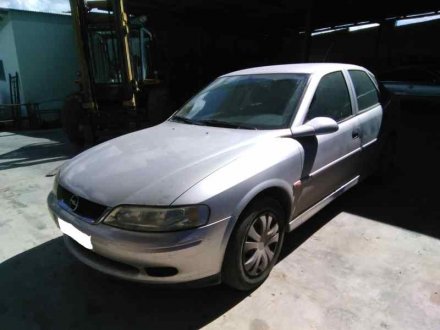 Vehiculo en el desguace: OPEL VECTRA B BERLINA Básico (1999->)