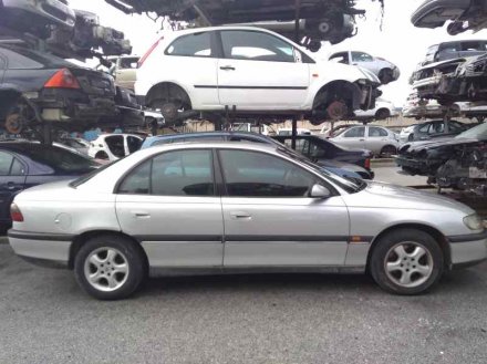 Vehiculo en el desguace: OPEL OMEGA B Básico Berlina