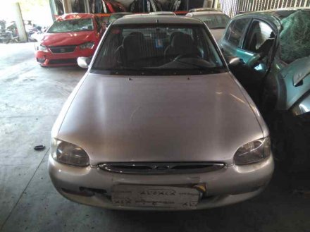 Vehiculo en el desguace: FORD ESCORT BERL./TURNIER CLX Berlina