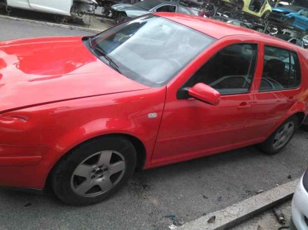 Vehiculo en el desguace: VOLKSWAGEN GOLF IV BERLINA (1J1) Básico