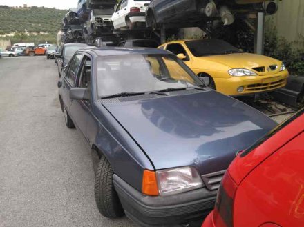 Vehiculo en el desguace: OPEL KADETT E GL Berlina