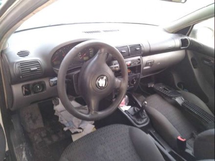 Vehiculo en el desguace: SEAT TOLEDO (1M2) Signo