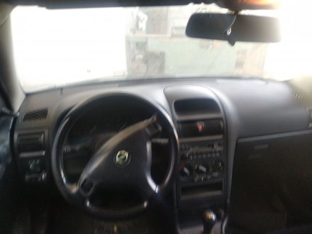 Vehiculo en el desguace: OPEL ASTRA G BERLINA 1.6 16V