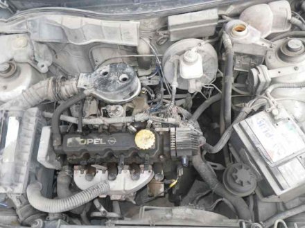Vehiculo en el desguace: OPEL ASTRA F BERLINA Básico