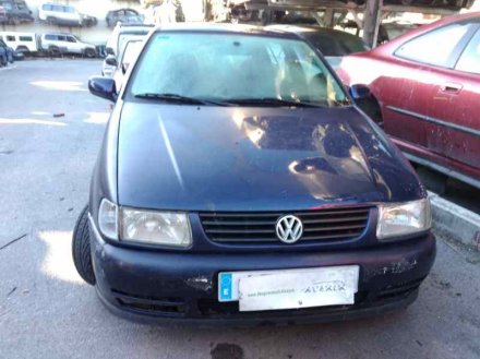 Vehiculo en el desguace: VOLKSWAGEN POLO BERLINA (6N1) Básico