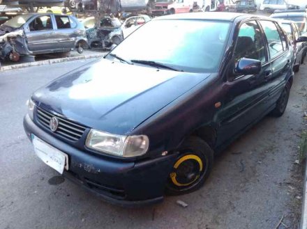 Vehiculo en el desguace: VOLKSWAGEN POLO BERLINA (6N1) Básico