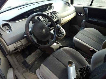 Vehiculo en el desguace: RENAULT SCENIC II Authentique