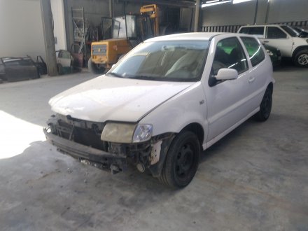 Vehiculo en el desguace: VOLKSWAGEN POLO BERLINA (6N2) 1.4
