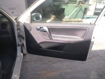 Vehiculo en el desguace: VOLKSWAGEN POLO BERLINA (6N2) 1.4