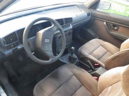 Vehiculo en el desguace: PEUGEOT 405 BERLINA Clim